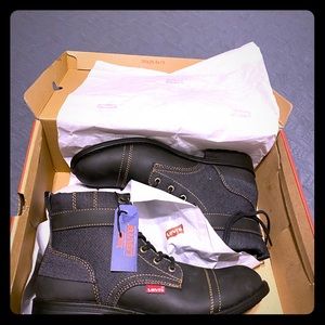 Levi’s capped toe boots